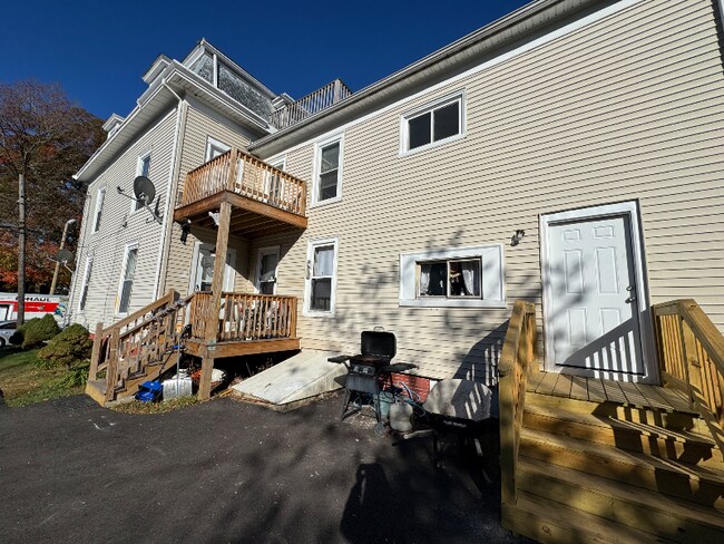 Building Photo - 127 Portland St