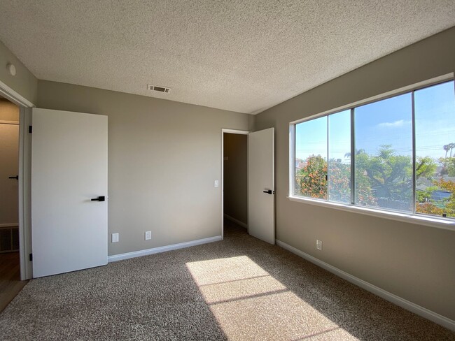 Building Photo - Remodeled 3 Bedroom Home in Oceanside!