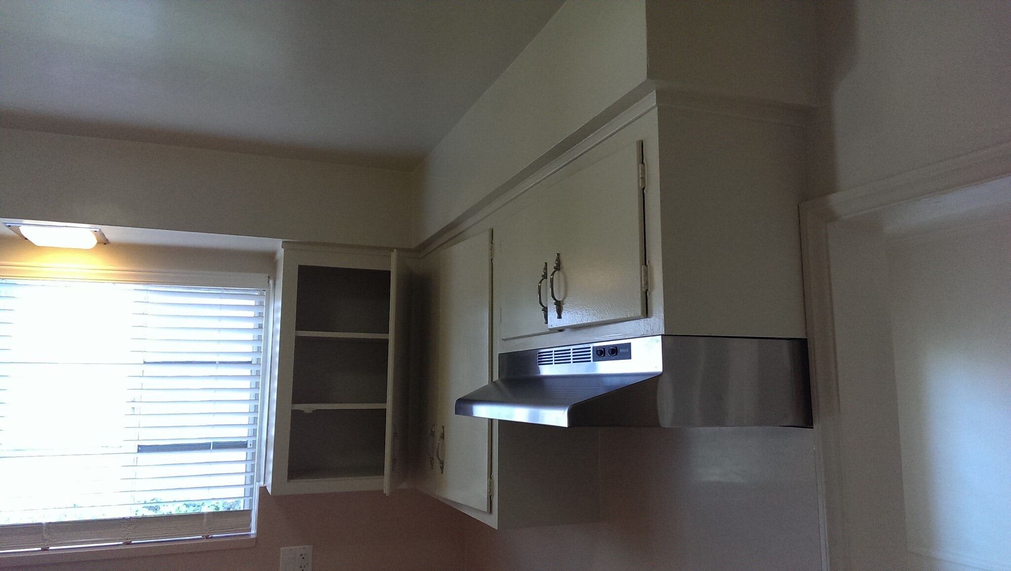 Kitchen - 1226 S Longwood Ave