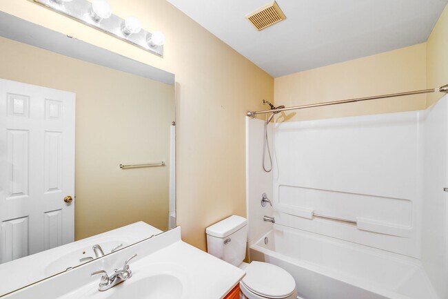 Building Photo - Your Haven Awaits in Havenbrook – Modern 4...