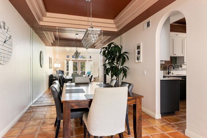 Building Photo - 3531 Cameo Dr