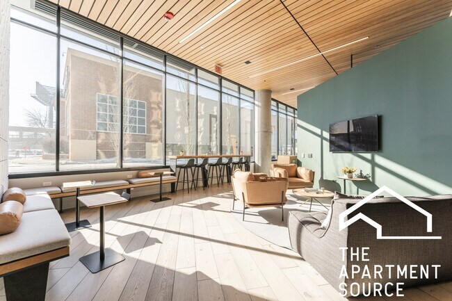 Building Photo - 2155 N Elston Ave