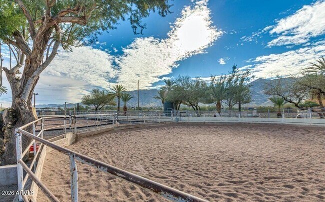 Building Photo - 3232 Carver Rd