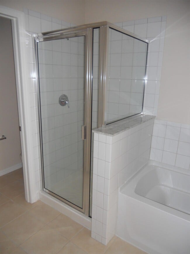 Building Photo - 7520 39th Terrace N