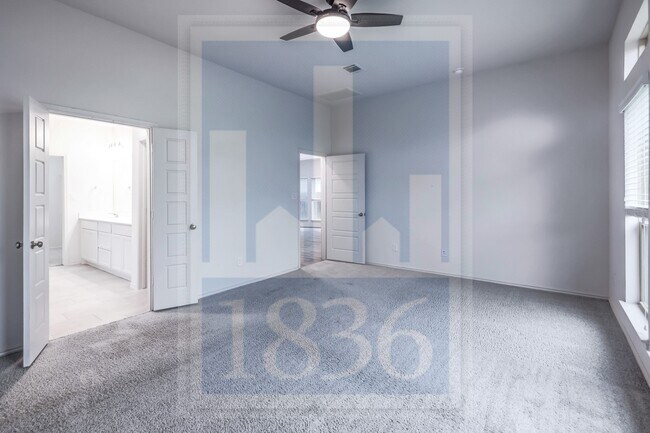 Building Photo - 308 Lacey Oak Lp