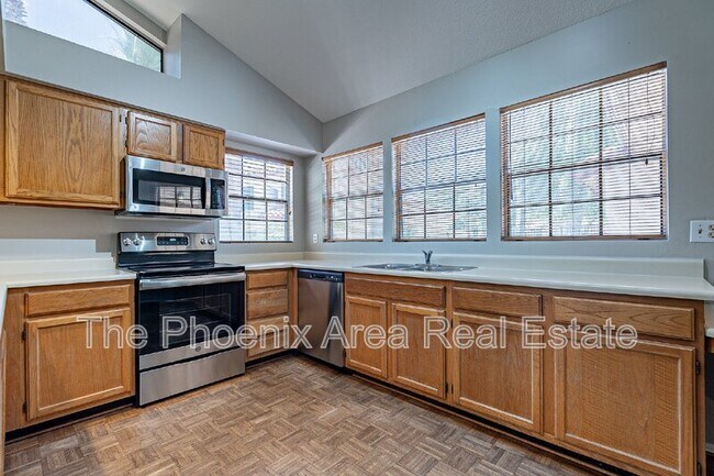 Building Photo - 735 N Tangerine Dr