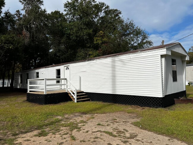 Building Photo - Mobile Home in St. Helena