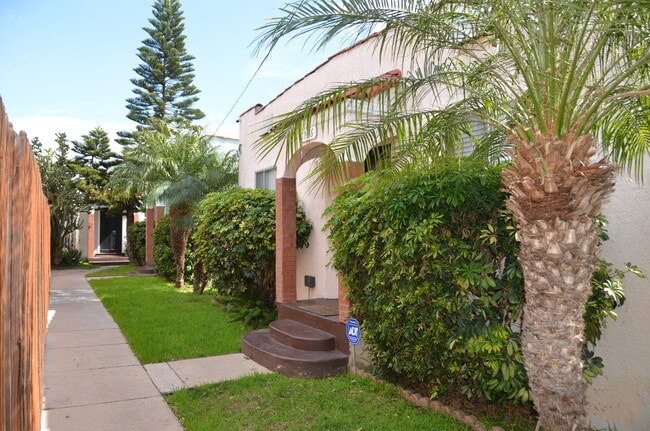Building Photo - 1128 Mariposa Ave