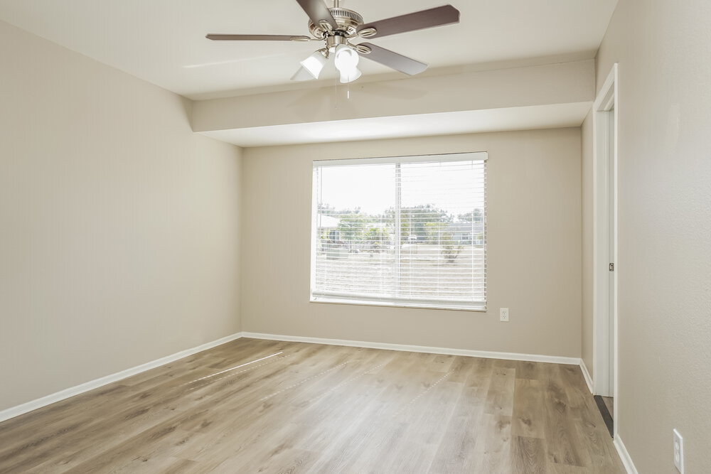 Building Photo - 6927 Roslyn Ct