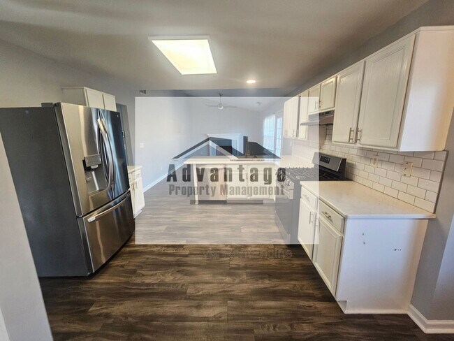 Building Photo - 2853 Da Vinci Blvd