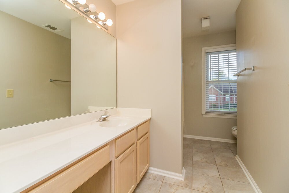 Building Photo - 6537 Arvington Way