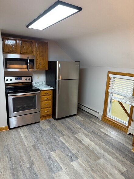 Building Photo - 3062 Laird Ave