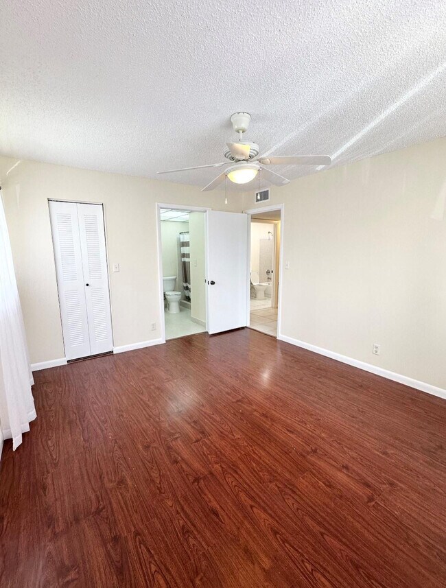 Building Photo - 15484 Lakes of Delray Blvd