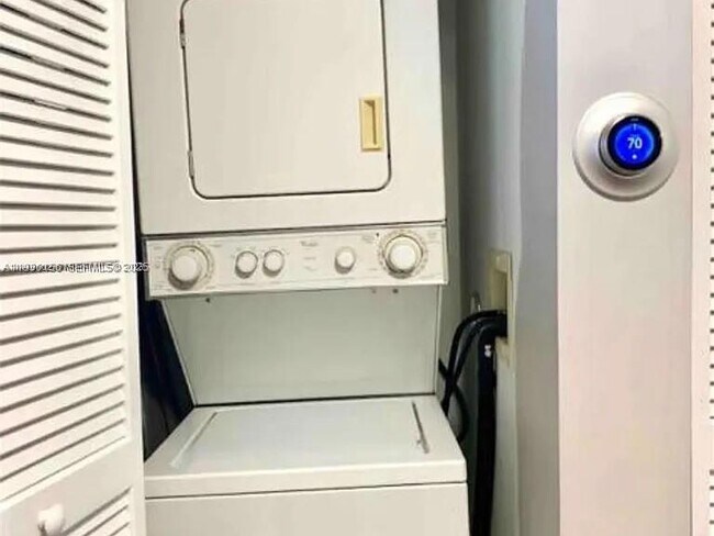 Building Photo - 821 SW 2nd St