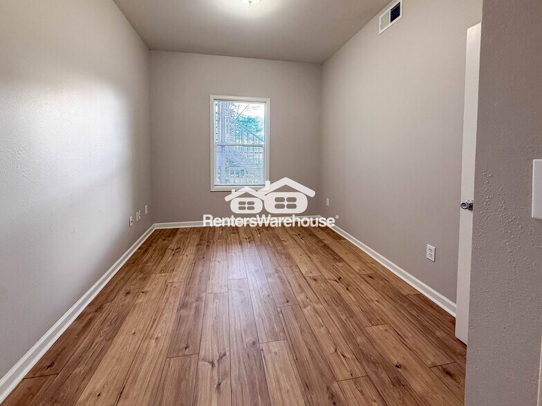 Building Photo - 4413 Umatilla St