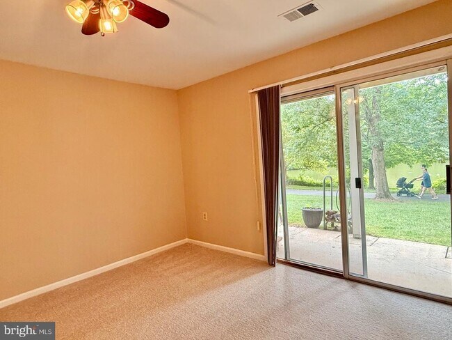 Building Photo - 2930 Yarling Ct
