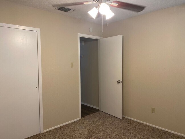 Building Photo - 12123 Stevens Ct