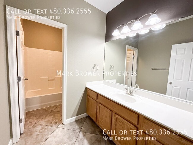 Building Photo - 11878 N 145th Ln