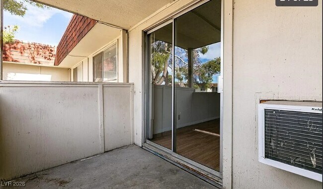 Building Photo - 5440 S Swenson St