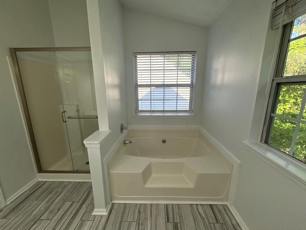 Building Photo - 1925 Heatherton Rd