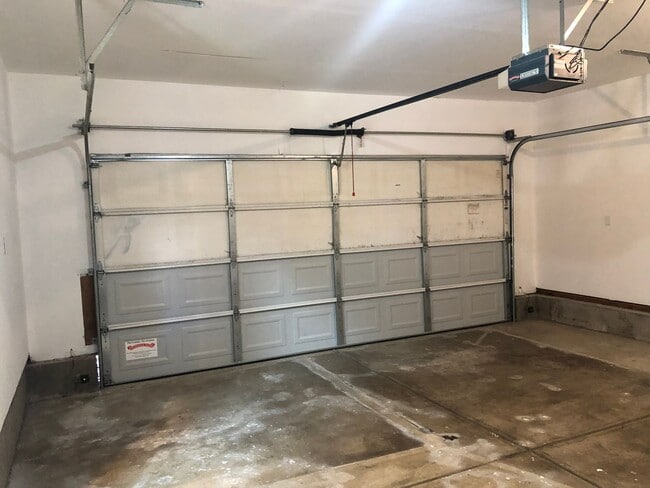 Building Photo - Updated 3 bedroom 2 bath house in Veneta!