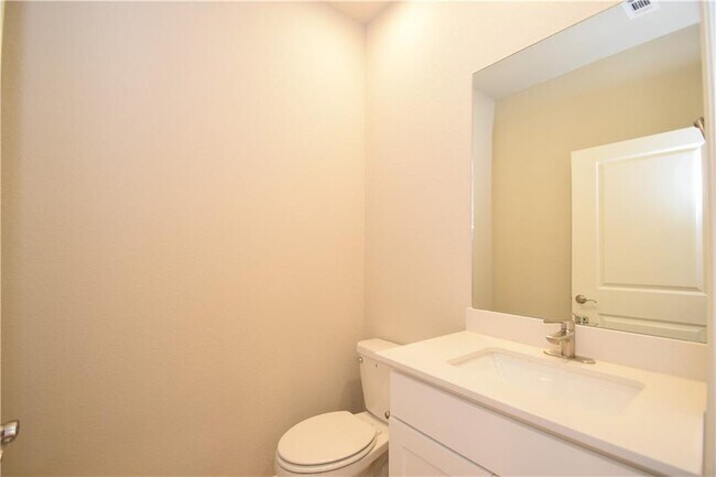 Building Photo - 1604 SW Poigai Wy