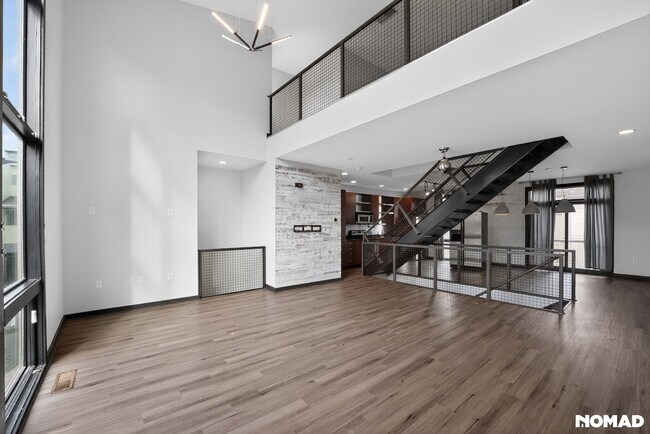 Building Photo - 1273 MacKintosh pknw