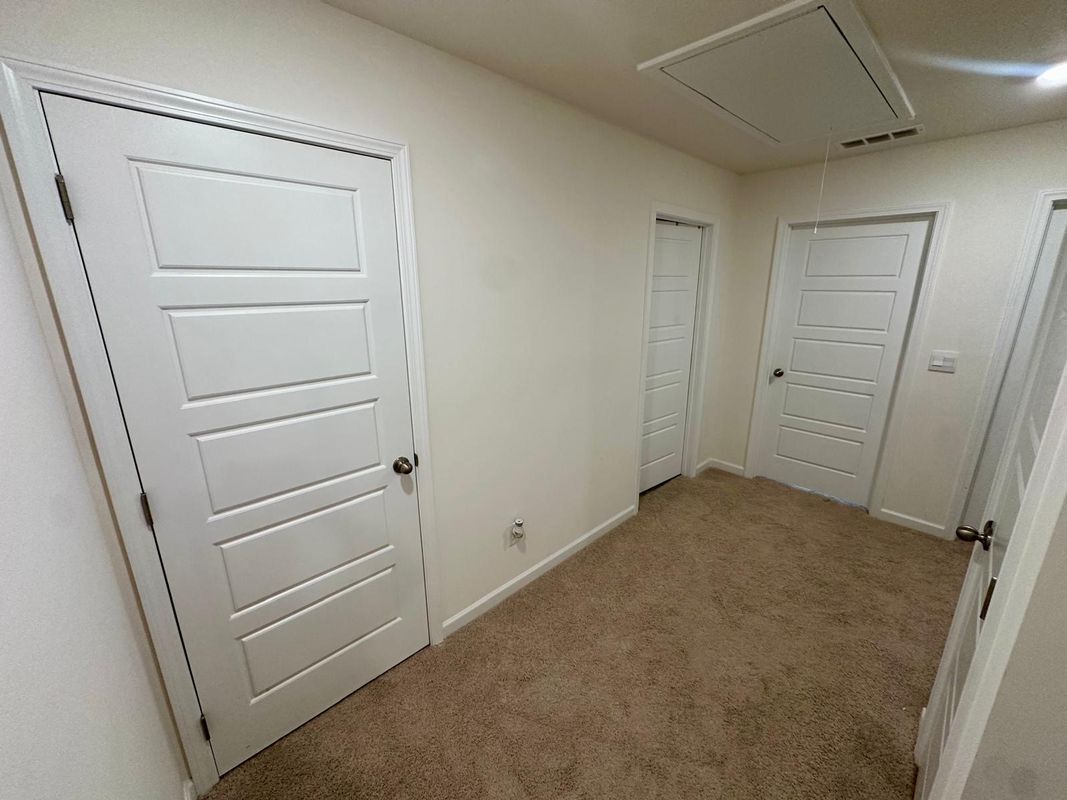 Building Photo - 608 Gray Br Ct