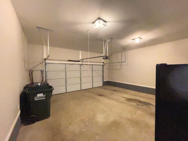 Building Photo - 2196 Eisenhower Ave