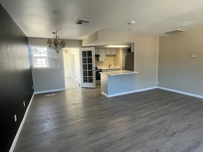 Building Photo - Private 2 Bedroom ADU with Fenced Yard