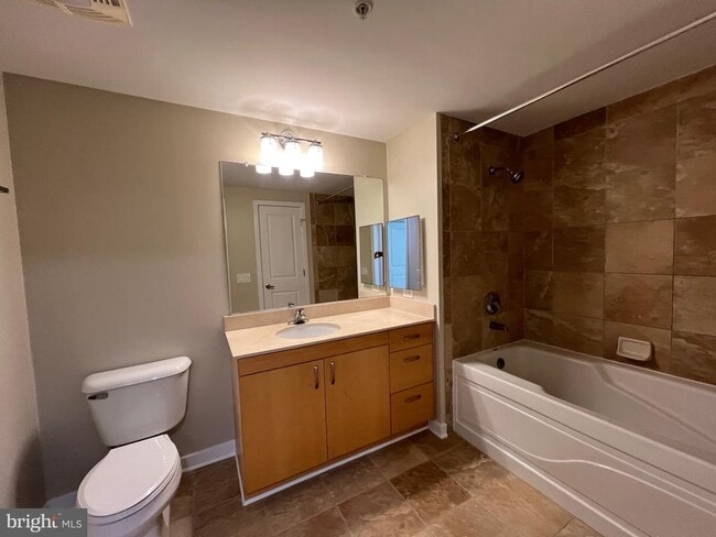Building Photo - 475 K St NW