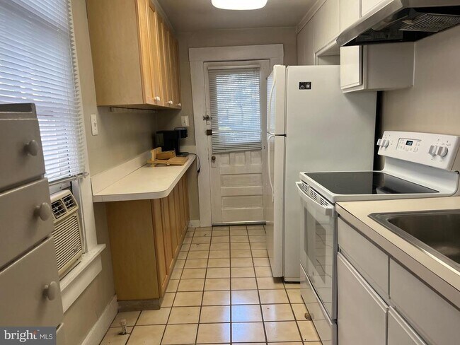 Building Photo - 185 Prince George St