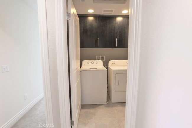 Building Photo - 3294 Ledgewood Cir