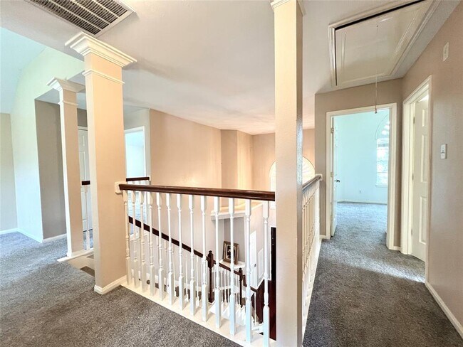 Building Photo - 22847 Red River Dr