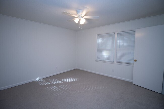 Building Photo - Renovated 5BR Home Minutes from Downtown Columbia | Two Full Kitchens + Fenced Yard ~ Available M...