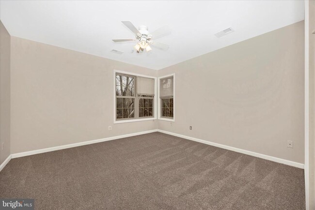 Building Photo - 6976 Meadowpoint Terrace