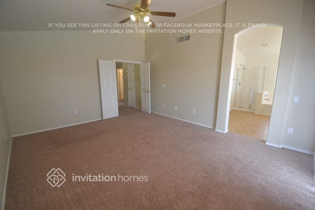 Building Photo - 7447 W Trails Dr