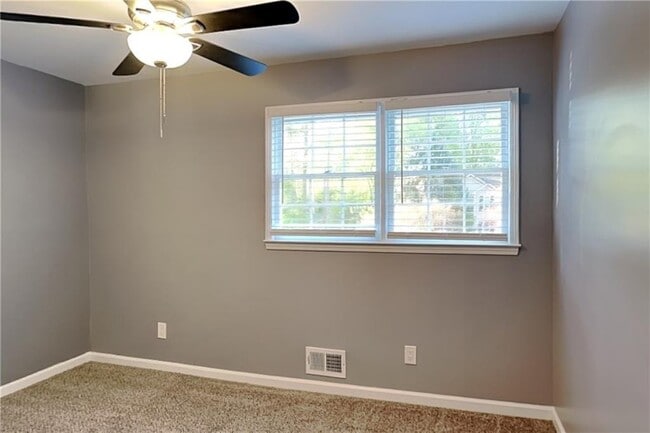 Building Photo - 281 Sumter Dr NE