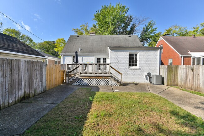 Building Photo - 511 Cannons Ln