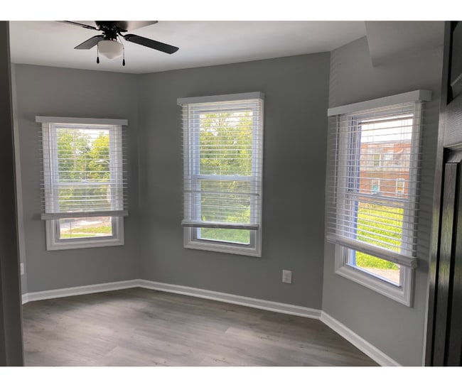 Building Photo - 2933 Presstman St