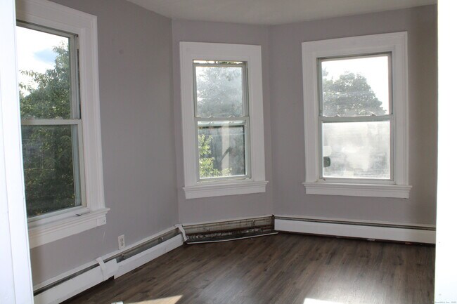 Building Photo - 42 Summer St