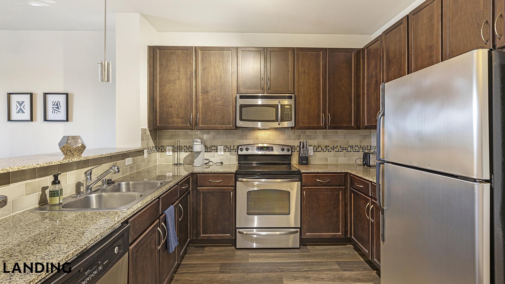 Building Photo - 7373 Valley View Ln