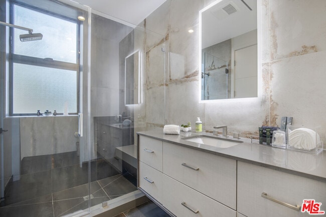 Building Photo - 10563 Ashton Ave