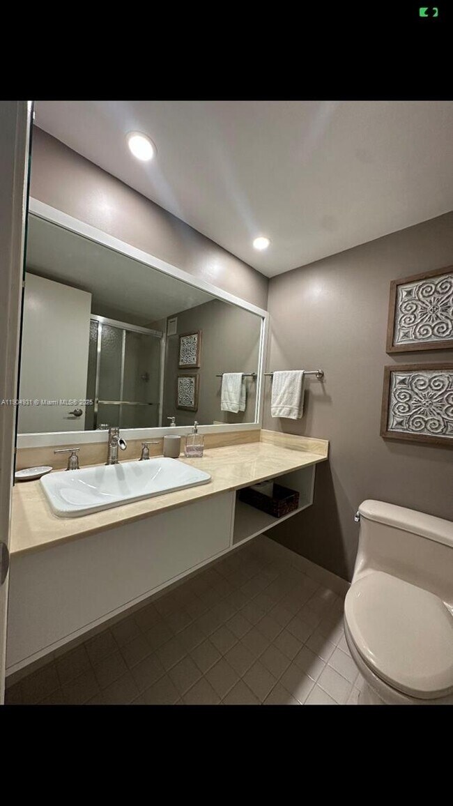 Building Photo - 2751 S Ocean Dr