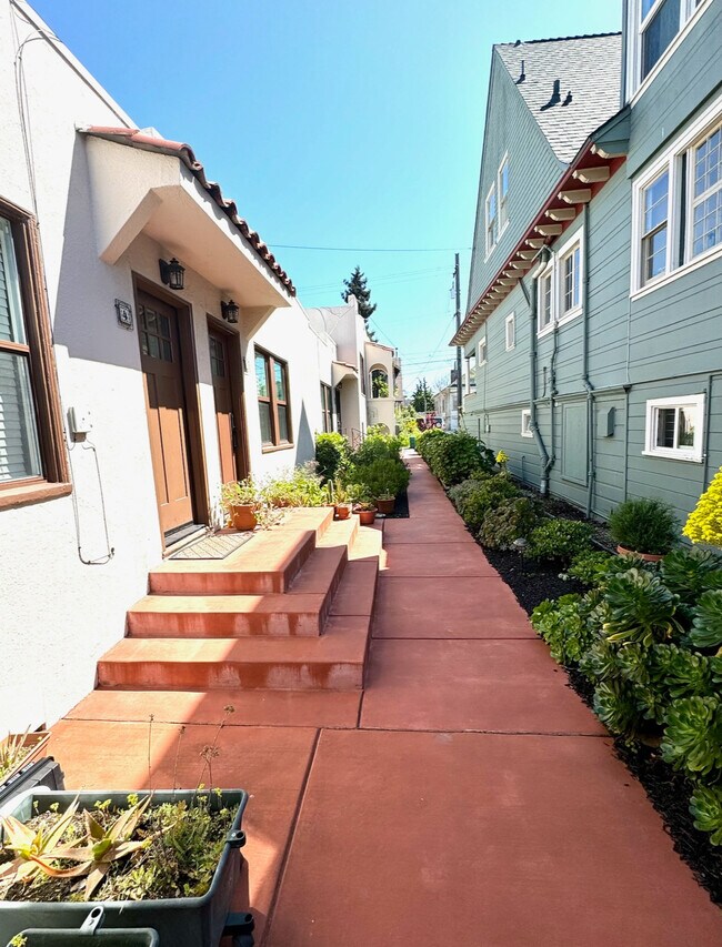 Building Photo - 5715 Genoa St