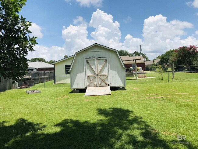 Building Photo - 20 Magnolia Cir