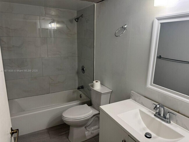 Building Photo - 3601 SW 117th Ave