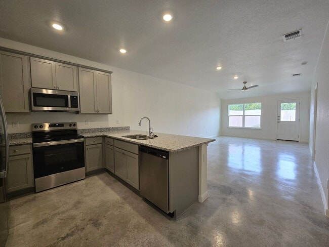 Building Photo - 807 Wax Myrtle Ct
