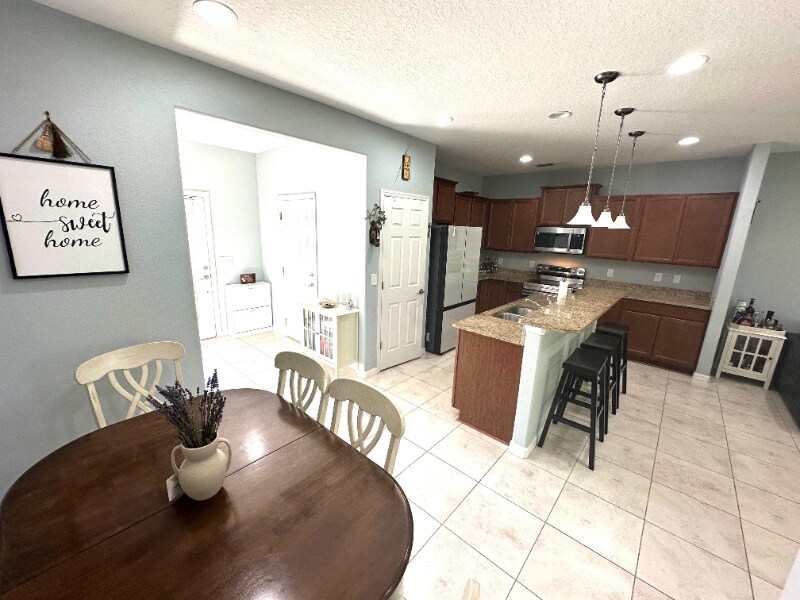 Building Photo - 7041 Beauhaven Ct