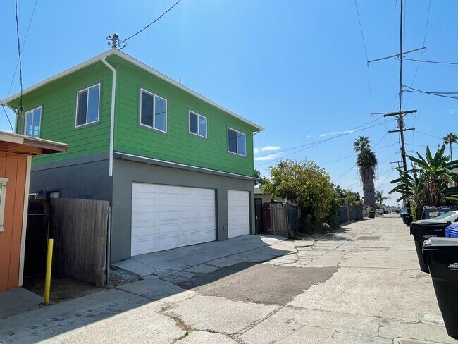 Building Photo - 3570-3574 45th St - 3572